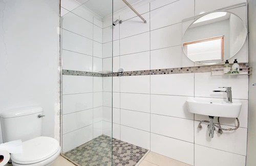 Greater Johannesburg Metropolitan Area Hütte | Cosy, Private Johannesburg Getaway Near Gold Reef City, FNB Stadium and NASREC.