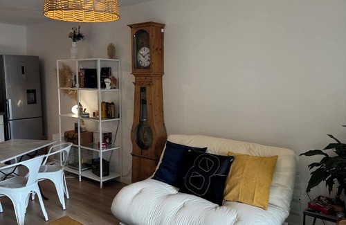 Plescop Wohnung | Fully equipped & secure apartment near Vannes