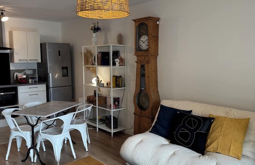 Plescop Wohnung | Fully equipped & secure apartment near Vannes