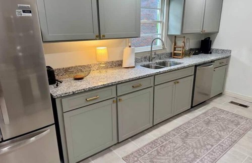 Tuscaloosa Haus | Crimson Comfort @ The Ivy, 2.5 mi from BDS