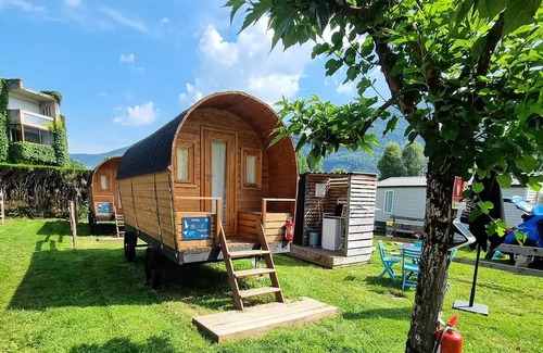 Novalaise Kabine | 3-person caravan