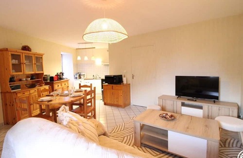 Saint-Martin-sous-Vigouroux Hütte | Charming 18th Century House, 4 pers, Pets allowed, Parking, Garden