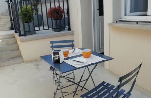 Bezu-le-Guery Wohnung | Pleasant studio close to vineyards, fields and woods, very well situated for touring.