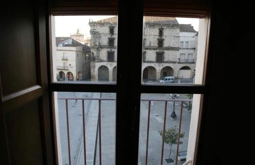 Trujillo Wohnung | DOUBLE ROOM WITH BALCONY IN TRUJILLO'S MAIN SQUARE