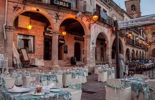 Trujillo Wohnung | DOUBLE ROOM WITH BALCONY IN TRUJILLO'S MAIN SQUARE