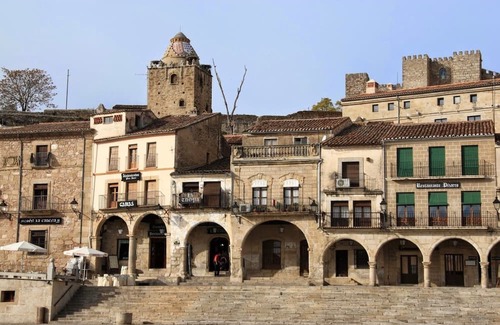 Trujillo Wohnung | DOUBLE ROOM WITH BALCONY IN TRUJILLO'S MAIN SQUARE