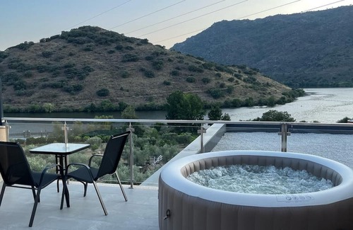 Cabanas de Baixo Wohnung | Spacious 6-bedroom hotel suites with AC, WiFi in charming Torre de Moncorvo