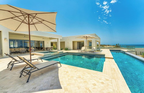 El Cardonal Villa | Villa in front of the Sea of Cortez