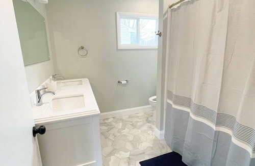 Bristol Haus | Coastal&Historic Charm - Short Walk to the Heart of Bristol and local favorites!