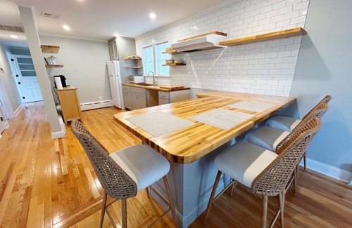 Bristol Haus | Coastal&Historic Charm - Short Walk to the Heart of Bristol and local favorites!