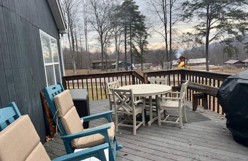 Paw Paw Eigentumswohnung | Cozy 2-bedroom condo in Avalon Resort located in Paw Paw West Virginia