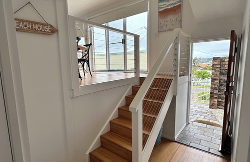 Wamberal Wohnung | 100m from Beach: The Wambi Getaway, Pet Friendly, 2BR, Entire Apartment and Yard