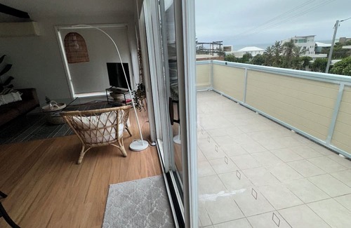 Wamberal Wohnung | 100m from Beach: The Wambi Getaway, Pet Friendly, 2BR, Entire Apartment and Yard