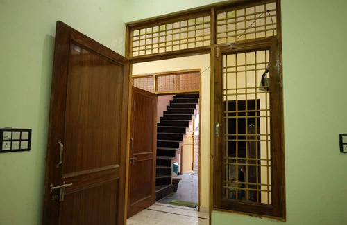 Meerut Haus | Homestay For Guest in Meerut 2-bedroom house in fabulous Meerut WiFi AC
