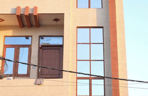 Meerut Haus | Homestay For Guest in Meerut 2-bedroom house in fabulous Meerut WiFi AC