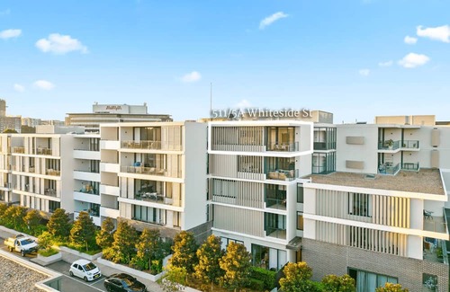 Macquarie Park Wohnung | North Ryde- NR005 - Whiteside Street - Spacious 1BR Executive Apartment with Balcony Near Macquarie Centre University