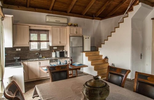 Vathy Haus | Portolos House: Escape to Ithaca