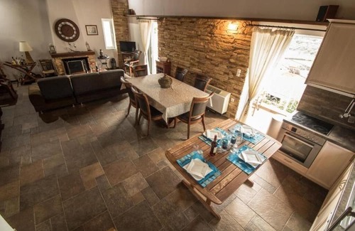 Vathy Haus | Portolos House: Escape to Ithaca