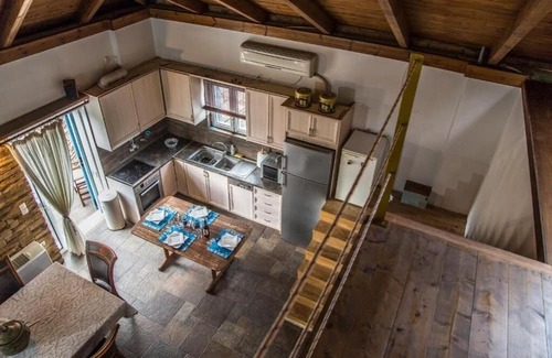 Vathy Haus | Portolos House: Escape to Ithaca