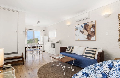Callala Beach Kabine | Quay's Cabin - Absolute Beachfront with Views