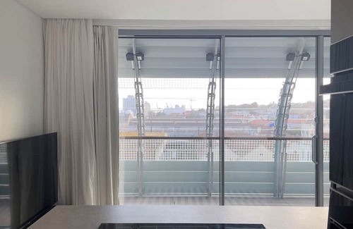 Marvila Wohnung | Tagus River view studio in lovely Lisboa with WiFi, AC