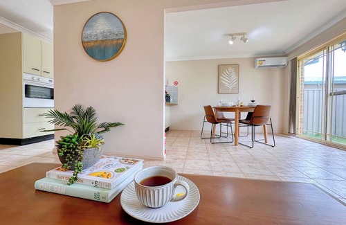 The Entrance Haus | Comfortable House in Heart of The Entrance&Parking