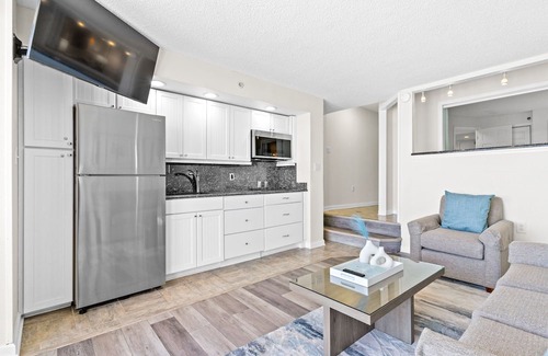Briarcliffe Acres Eigentumswohnung | 1 King BR Oceanfront Resort,Prime location in North Myrtle Beach