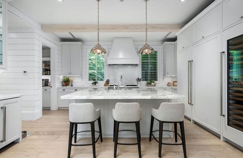 Nassau Haus | Luxurious Island Retreat in Ocean Club Estates