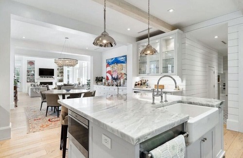 Nassau Haus | Luxurious Island Retreat in Ocean Club Estates