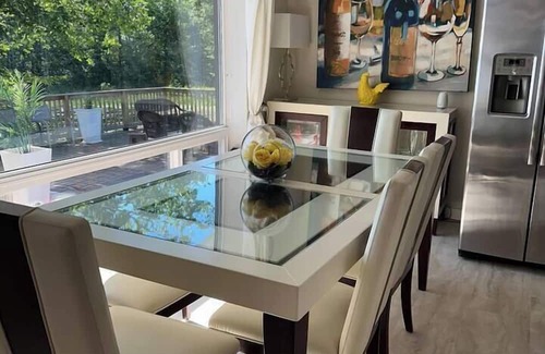 Central Frontenac Haus | Godfrey Lakefront Getaway