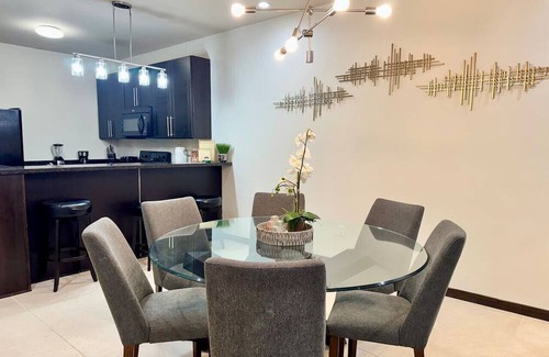 Mission Wohnung | Lux Condo-3 bed pool and Jacuzzi