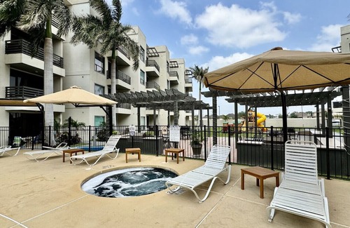 Mission Wohnung | Penthouse with Pool & Jacuzzi