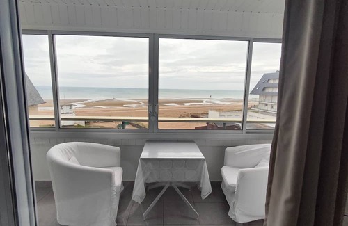 Le Home Wohnung | Superb apartment facing the sea
