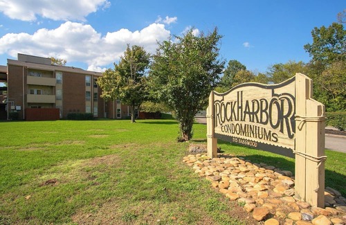 Charlotte Park Eigentumswohnung | West Nashville 2-bedroom, 1 bath Condo, Furnished w/Wifi, Pool