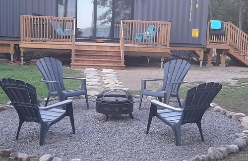 Killaloe Hütte | Modern Container Home on Golden Lake