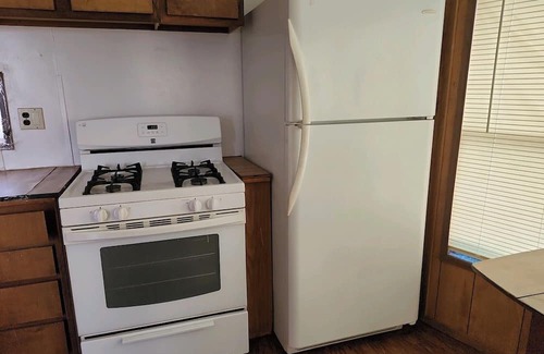 Stinnett Haus | Charming 2-bedroom mobile home with WiFi, AC in welcoming Stinnett