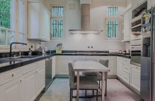 Neuilly-sur-Seine Wohnung | Herrenhaus mit Swimmingpool - 5BD/10P - Neuilly