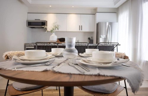 Rockcliffe - Smythe Wohnung | Bright & Spacious 5-BDR Home in Toronto (Unit #5)
