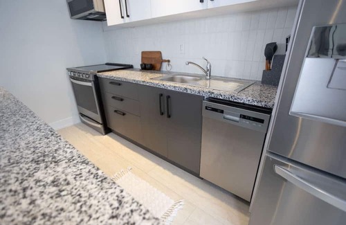 Rockcliffe - Smythe Wohnung | Bright & Spacious 5-BDR Home in Toronto (Unit #5)