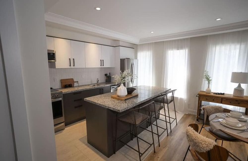 Rockcliffe - Smythe Wohnung | Bright & Spacious 5-BDR Home in Toronto (Unit #5)