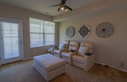 Woodmere Haus | Charming 3-bedroom house in delightful Pepper Pike with WiFi, High End FINISHES