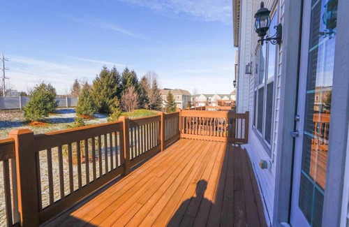 Woodmere Haus | Charming 3-bedroom house in delightful Pepper Pike with WiFi, High End FINISHES