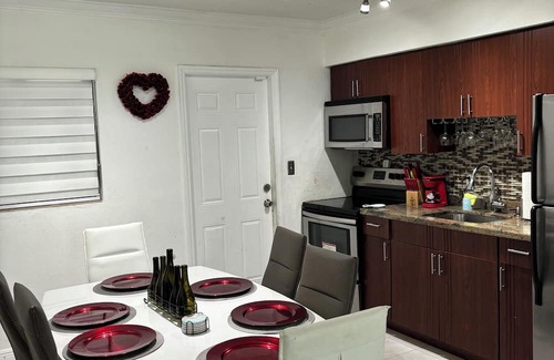 Fort Lauderdale Haus | Beautiful house in the BEST Ft Lauderdale area, 10ms to the Beach 7ms to airport