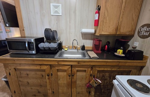 Stinnett Kabine | Cozy cabin with WiFi and AC in small town Stinnett