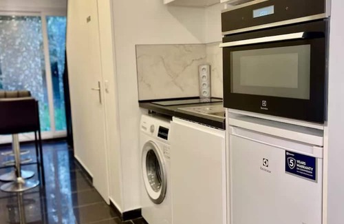 Villeneuve-le-Roi Wohnung | Orly airport, free parking, detached duplex in house
