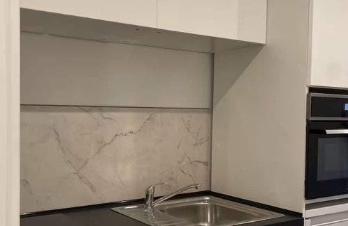 Villeneuve-le-Roi Wohnung | Orly airport, free parking, detached duplex in house