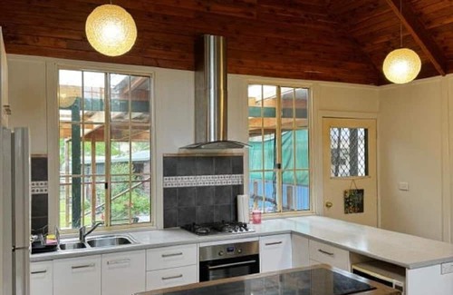 Worrowing Heights Hütte | Cosy Cottage in Sanctuary Point. Pet Friendly