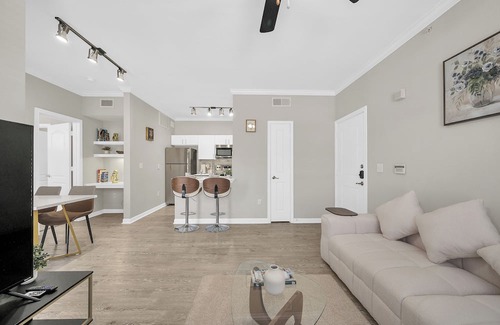 Egypt Wohnung | Charming 1BD in Magnolia - pool, gym & steps from shops!