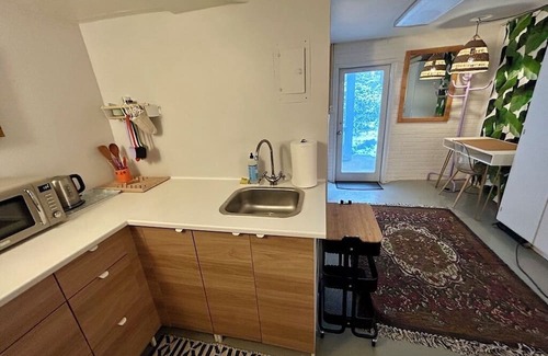 Chapel Hill Kabine | Magic Cabin: The perfect woodland escape located in the heart of Chapel Hill.