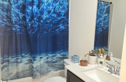 Lincoln Park Haus | Charming 1-bedroom in a house with WiFi and AC in delightful Aubrey area.